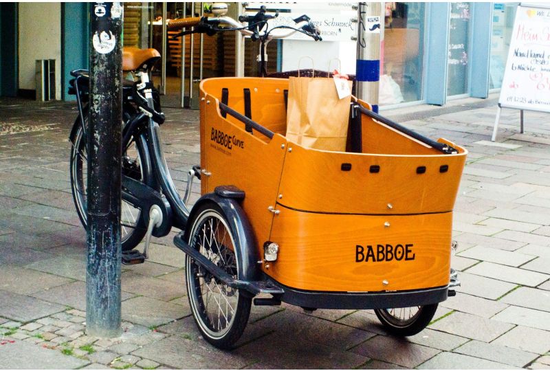 Lastenfahrrad mit Zubehoer