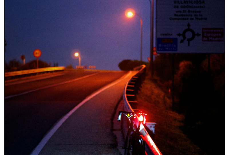 Fahrrad im Dunkeln